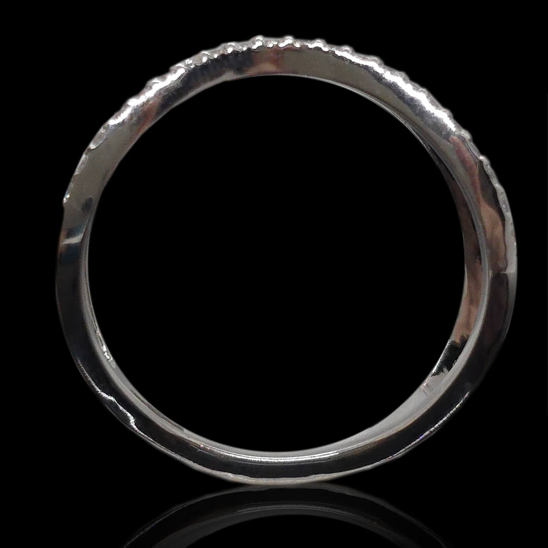 Balto aukso žiedas su briliantinėm juostelėm