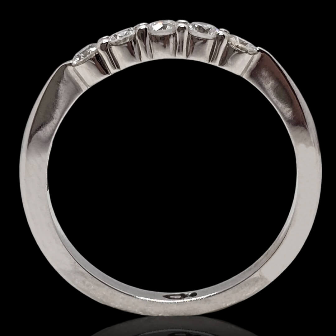 Balto aukso žiedas su 5 briliantais