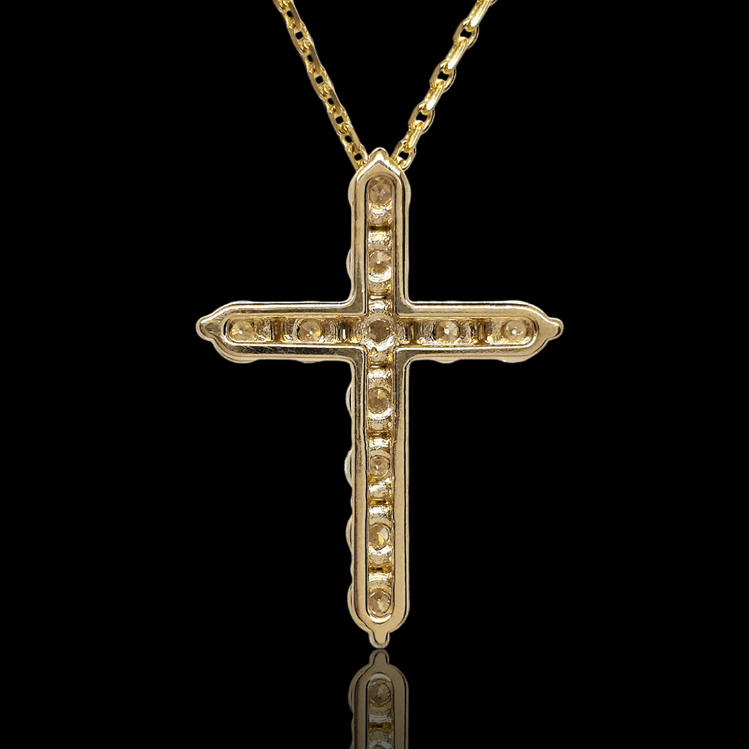 Geltono aukso kryžiukas su deimantais - 2.6mm