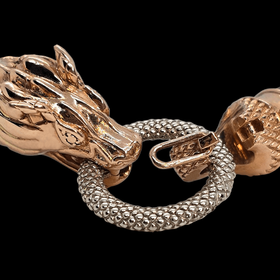 Raudono aukso apyrankė su oniksu