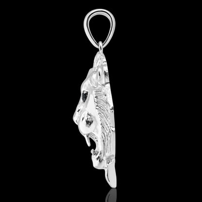 Balto aukso pakabukas liūtas