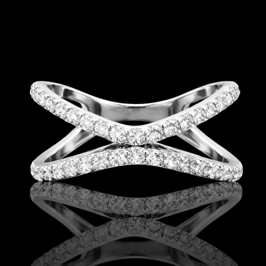 Balto aukso žiedas su briliantinėm juostelėm