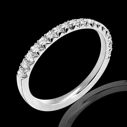 Balto aukso žiedas su deimantine eilute "Fishtail"