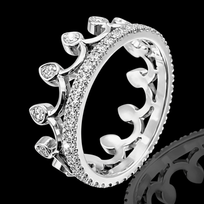 Balto aukso žiedas karūna su briliantais