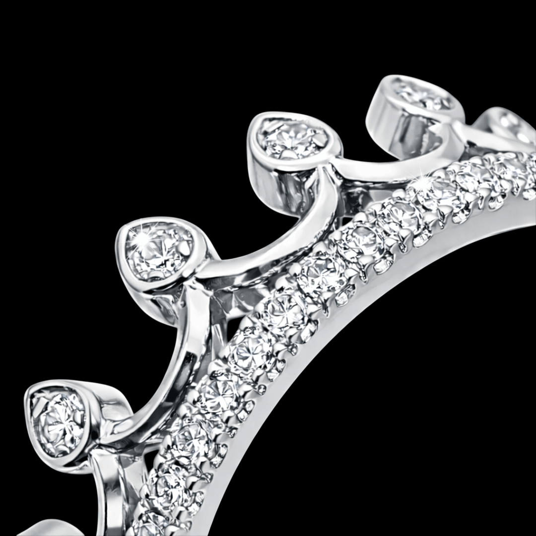 Balto aukso žiedas karūna su briliantais