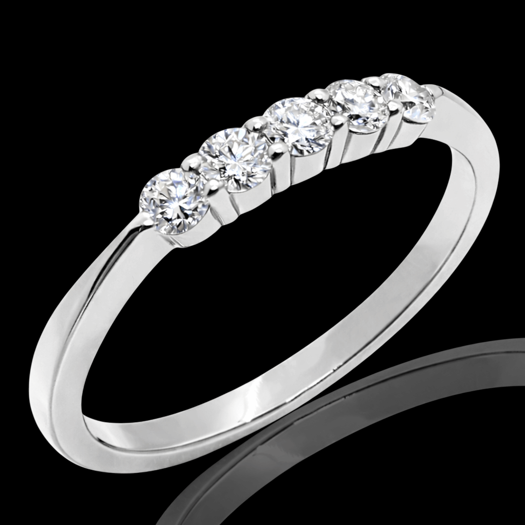 Balto aukso žiedas su 5 briliantais