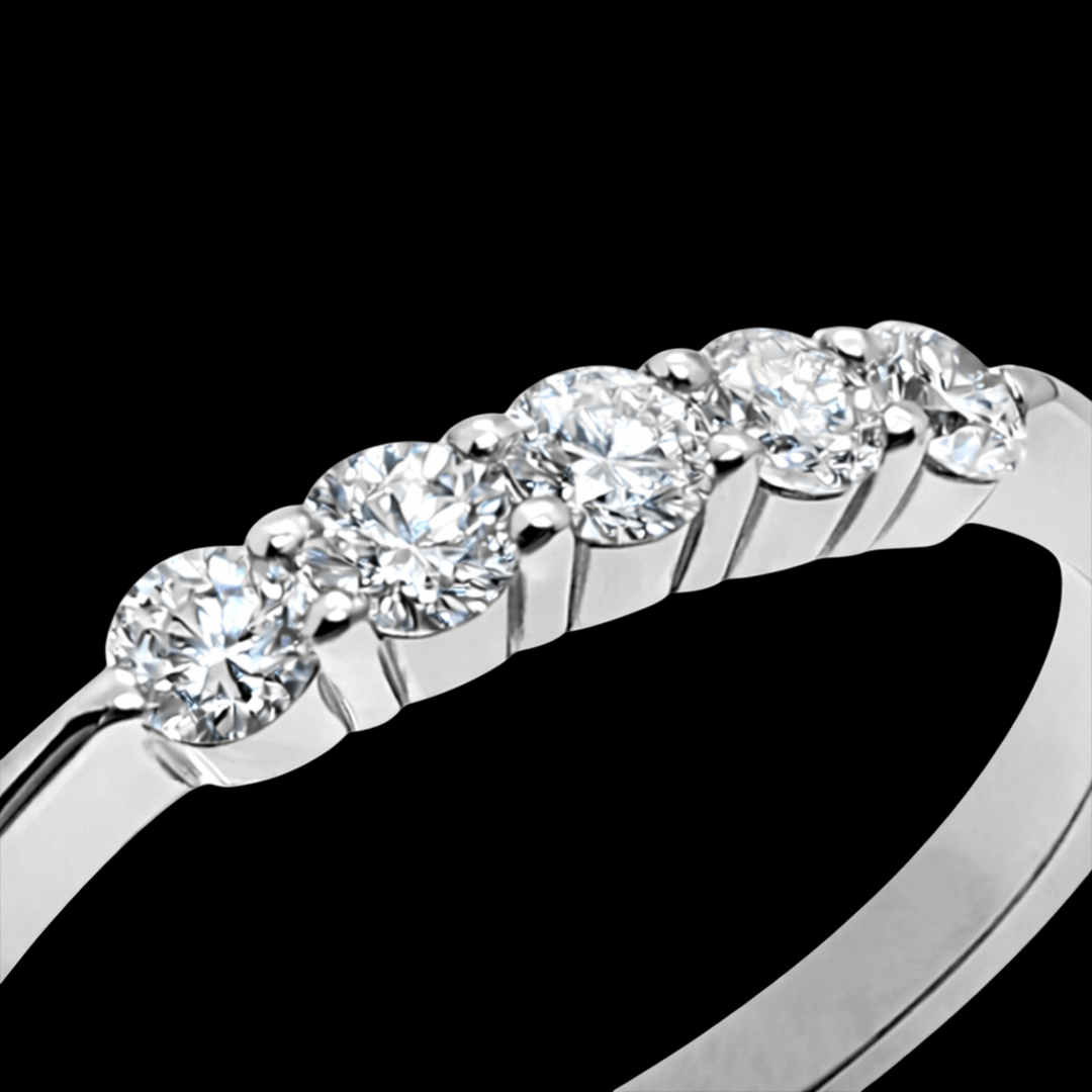 Balto aukso žiedas su 5 briliantais