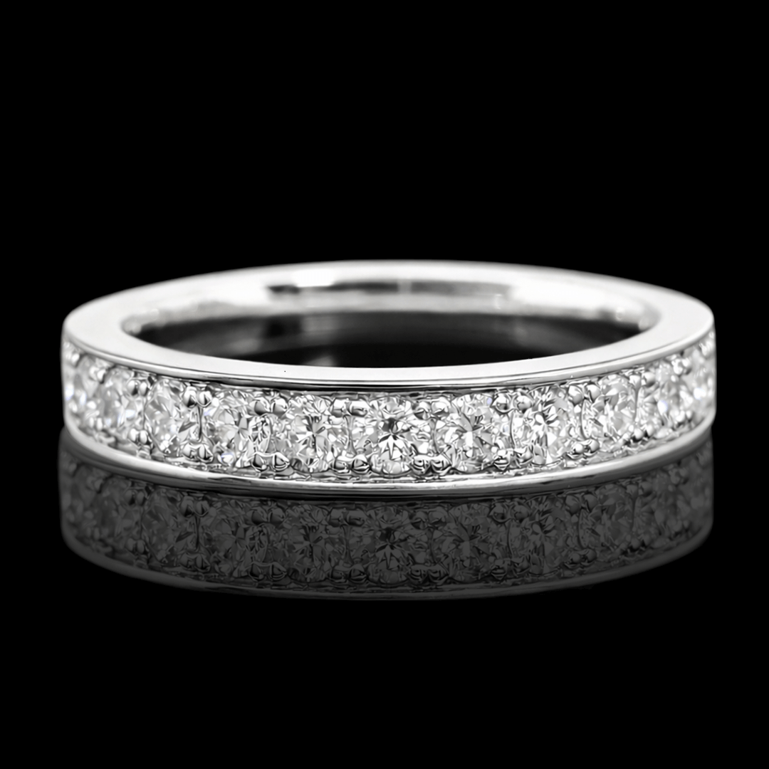 Balto aukso žiedas su briliantine eilute