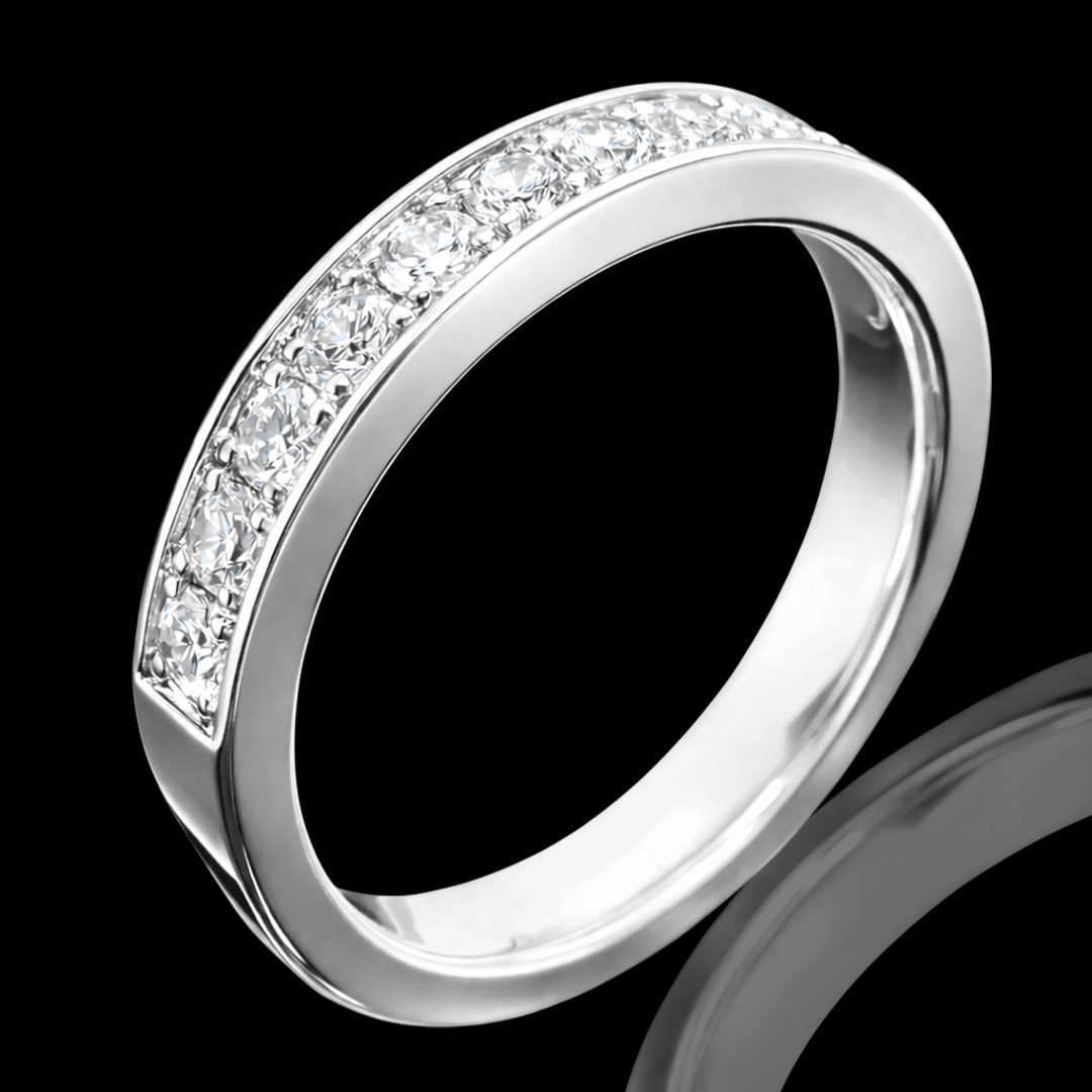 Balto aukso žiedas su briliantine eilute