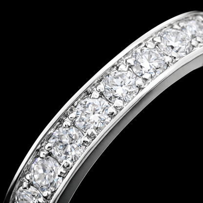 Balto aukso žiedas su briliantine eilute