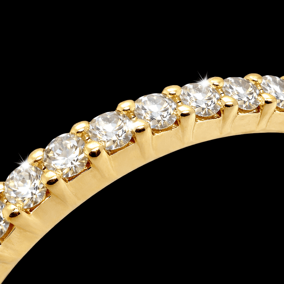 Geltono aukso žiedas su deimantais