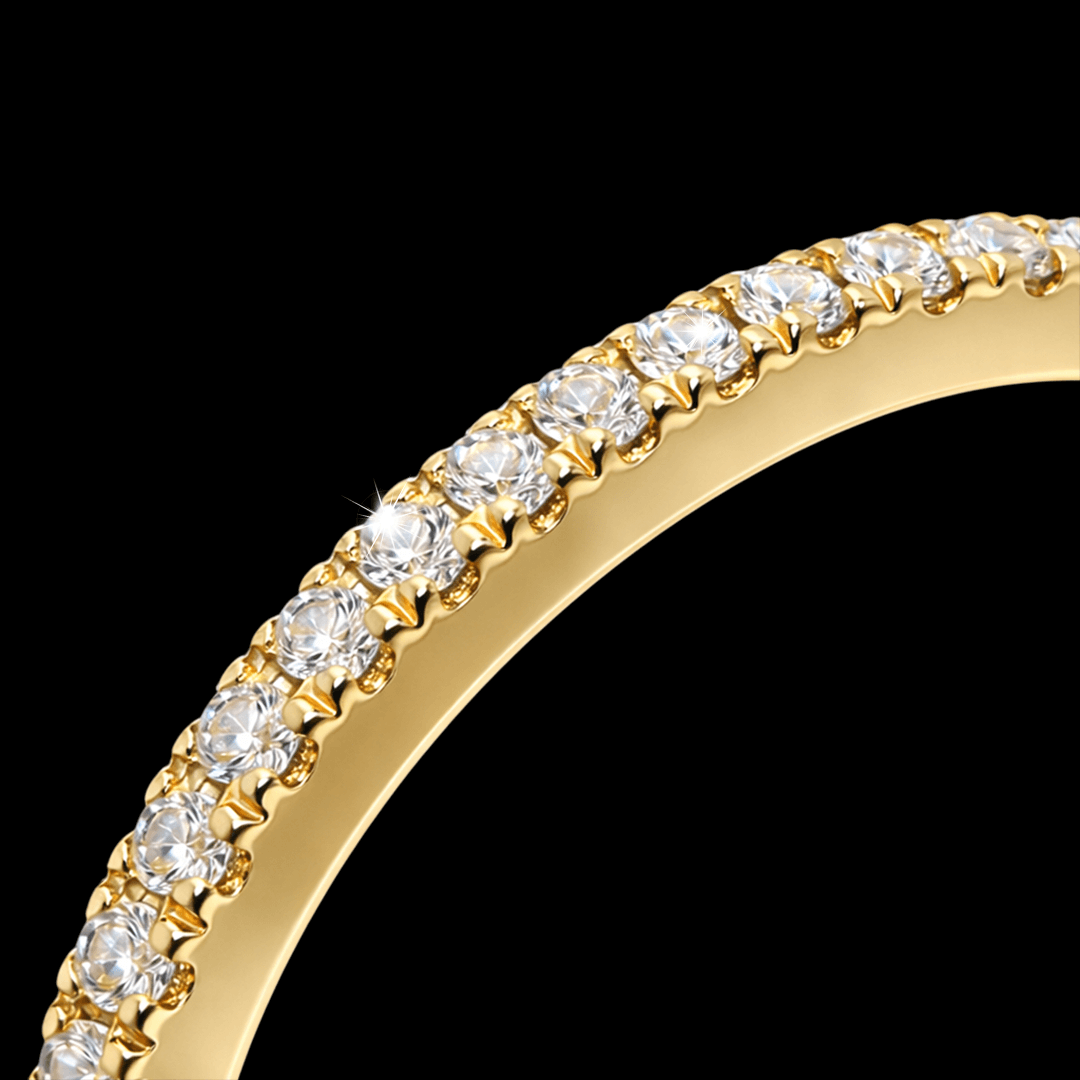 Geltono aukso žiedas su briliantais eilute