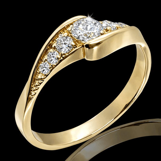 Geltono aukso žiedas su briliantais