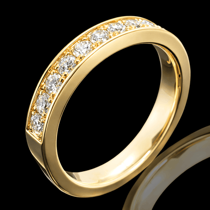 Geltono aukso žiedas su briliantine eilute