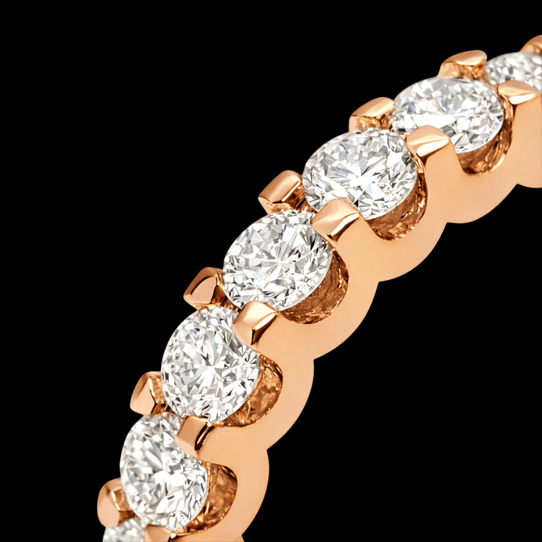 Raudono aukso žiedas su briliantais ratuku