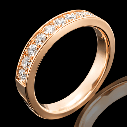 Raudono aukso žiedas su briliantine eilute