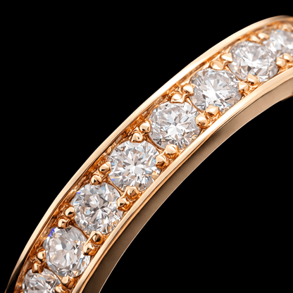 Raudono aukso žiedas su briliantine eilute