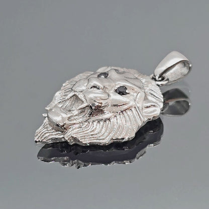 Balto aukso pakabukas liūtas