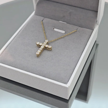 Geltono aukso kryžiukas su deimantais - 2.6mm